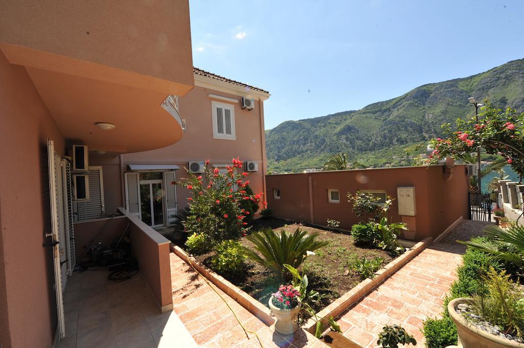 Apartments Marilu Cattaro Esterno foto